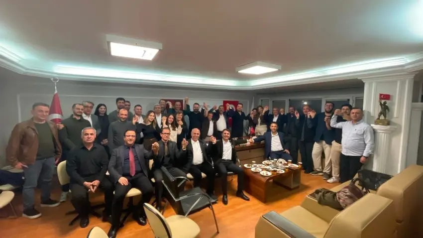 İZMİRMARAŞDER’de Safa Narlı yeniden başkan seçildi haberinin görseli