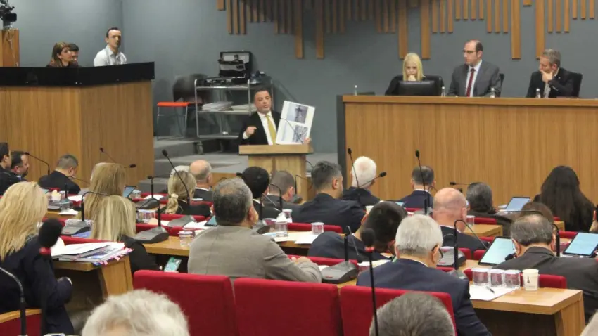 Kocabaş’tan asfalt eleştirisi: Koskoca Büyükşehir günde 522 metre yol yapmış