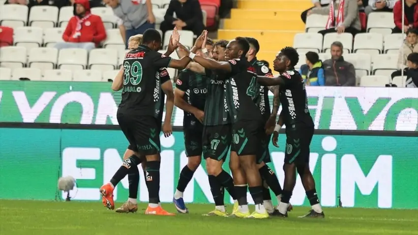 Konyaspor’dan deplasmanda net galibiyet: Antalyaspor 0-2 haberinin görseli