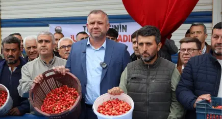 Manisa’da sezonun ilk hasadı gerçekleşti: Üreticiler umutlu
