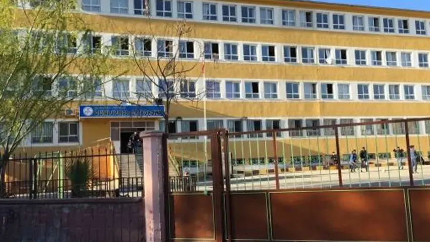 Şanlıurfa'da bir ortaokulda öğretmene bıçaklı saldırı haberinin görseli