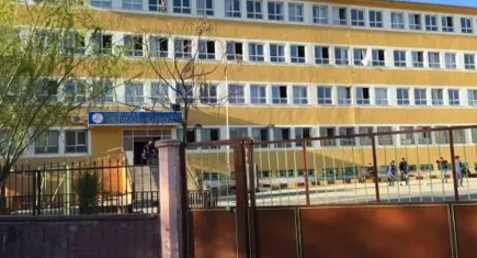 Şanlıurfa'da bir ortaokulda öğretmene bıçaklı saldırı