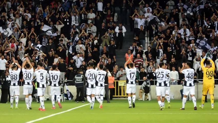 Süper Lig'den amatörün eşiğine: Altay, son haftada 3. Lig'e tutundu haberinin görseli
