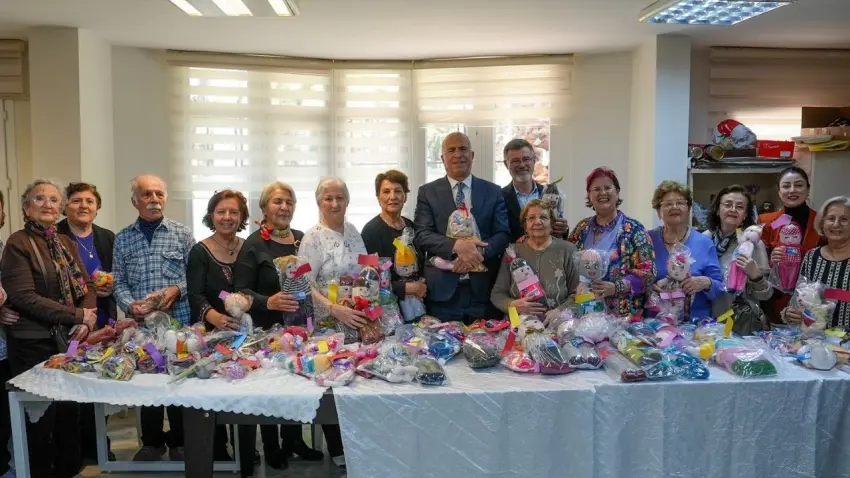 Gaziemir’de Çınarlar 23 Nisan için çınarlar oyuncak üretti haberinin görseli