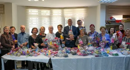 Gaziemir’de Çınarlar 23 Nisan için çınarlar oyuncak üretti