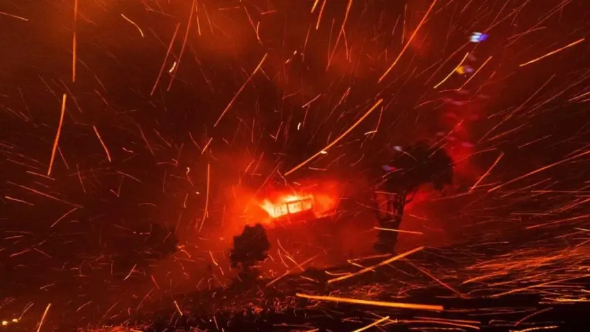 Havai fişek fabrikası patladı: Çok sayıda ölü var  haberinin görseli