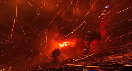 Havai fişek fabrikası patladı: Çok sayıda ölü var 