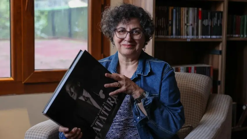 İspanyol kadın, Cumhuriyet Kütüphanesi’nin müdavimi oldu haberinin görseli