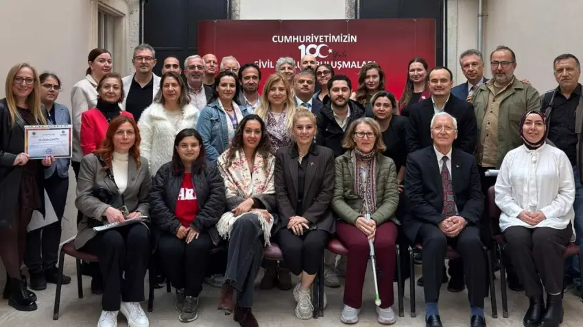 İzmir’de STK’lara proje hazırlama ve yürütme eğitimi haberinin görseli