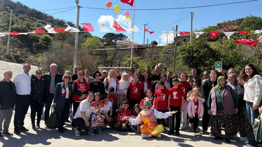 Karşıyaka Sancaklı’da 23 Nisan şenliği: Çocukların mutluluğu görülmeye değerdi haberinin görseli