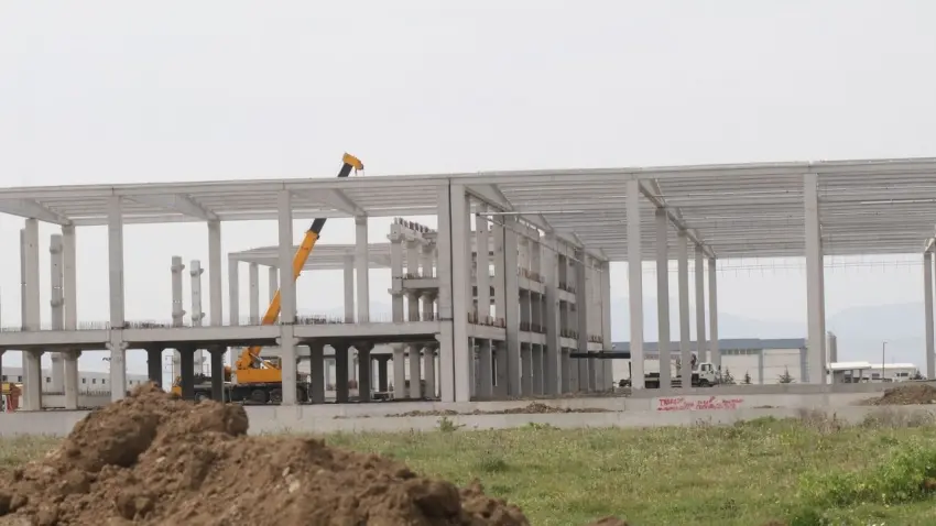 Kınık OSB’de yatırım hızı kesilmiyor: 2026 hedefiyle altyapı seferberliği haberinin görseli