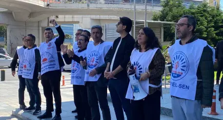Bayraklı’da TİS düğümü çözülmüyor: İşçiler yeniden sokakta