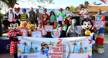 Efes Selçuk’ta Tiyatro Festivali coşkuyla sona erdi