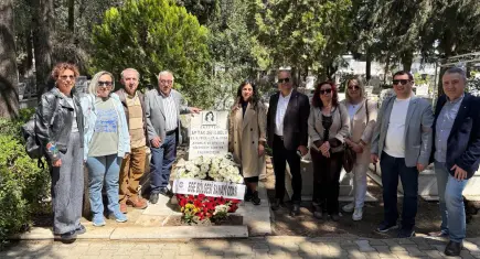 Ekonomi muhabiri Aytaç Sefiloğlu mezarı başında anıldı