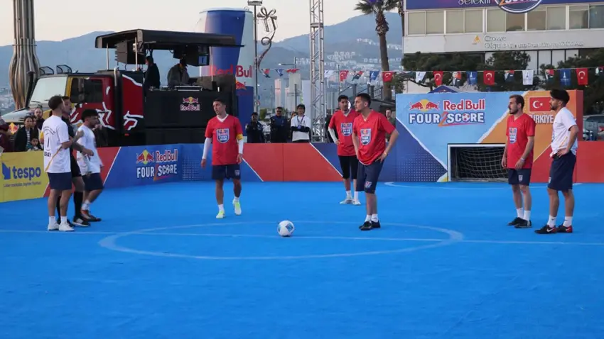 İzmir’de gol yağmuru: Red Bull Four 2 Score’da kupa Sivas’ın haberinin görseli