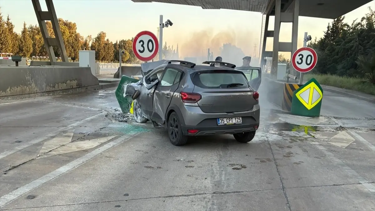 İzmir'de otoyol gişelerindeki kazanın görüntülerine ulaşıldı görseli
