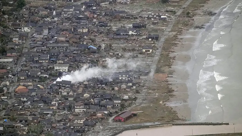 Japonya’da 7.4 büyüklüğünde deprem: 3 metrelik tsunami alarmı haberinin görseli