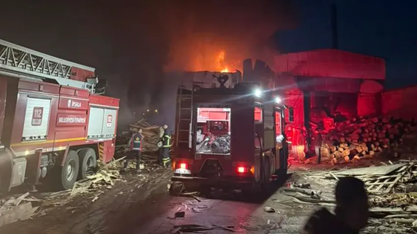 Kereste fabrikasında çıkan yangın kontrol altına alındı haberinin görseli