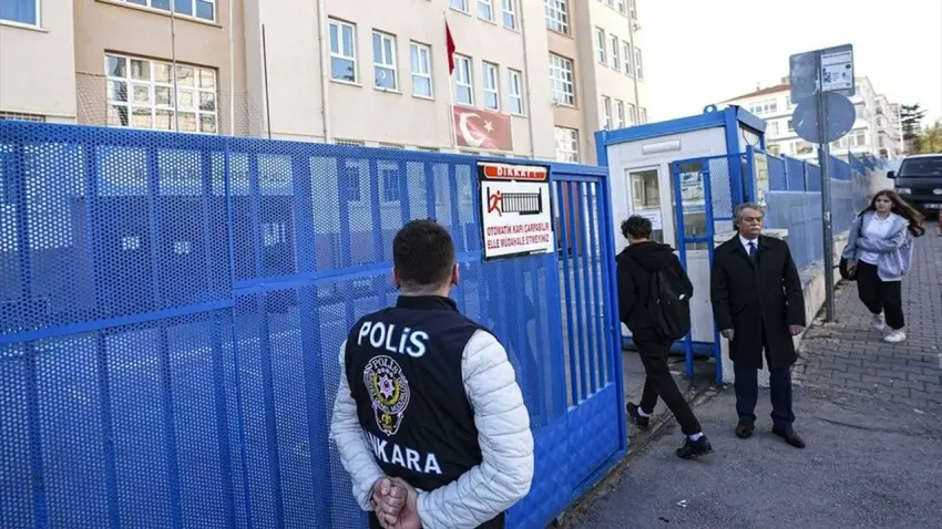 Okullarda güvenlikte yeni dönem: Randevu ve forma zorunluluğu haberinin görseli