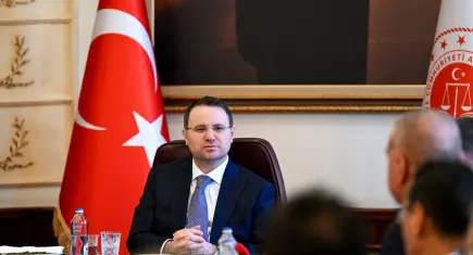 Bakan Gürlek’ten faili meçhul cinayetlere ilişkin açıklama: Takipsizlik verilen tüm dosyalar tek tek inceleniyor 