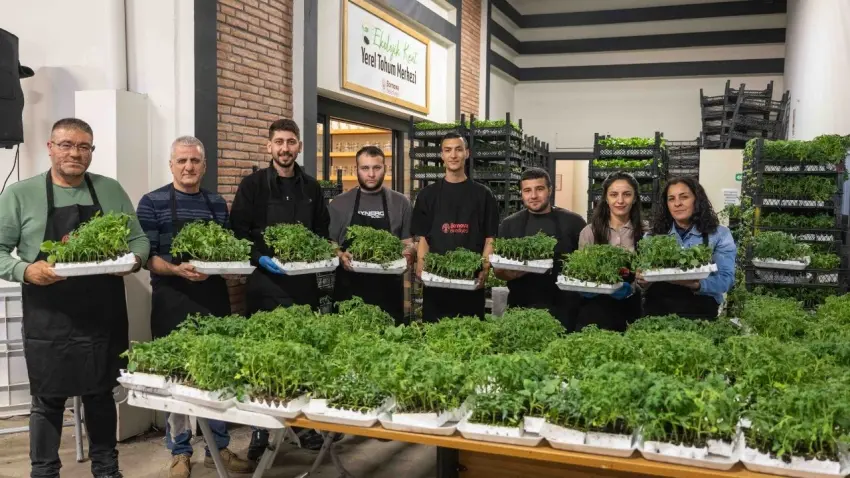 Bornova Belediyesi’nden 100 bin yazlık fide desteği haberinin görseli