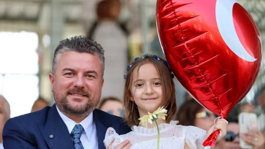 Buca’da 23 Nisan coşkusu Işılay Saygın Meydanı’nda yaşanacak haberinin görseli