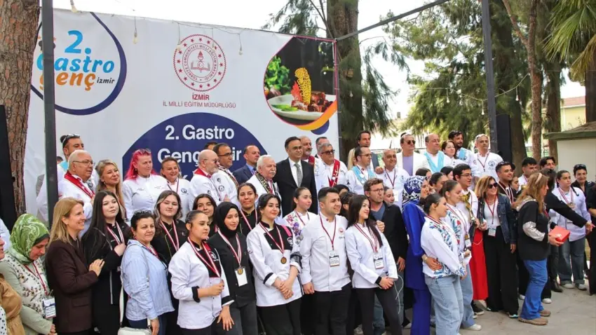 Genç aşçılar Gastro İzmir yarışmasında buluştu haberinin görseli