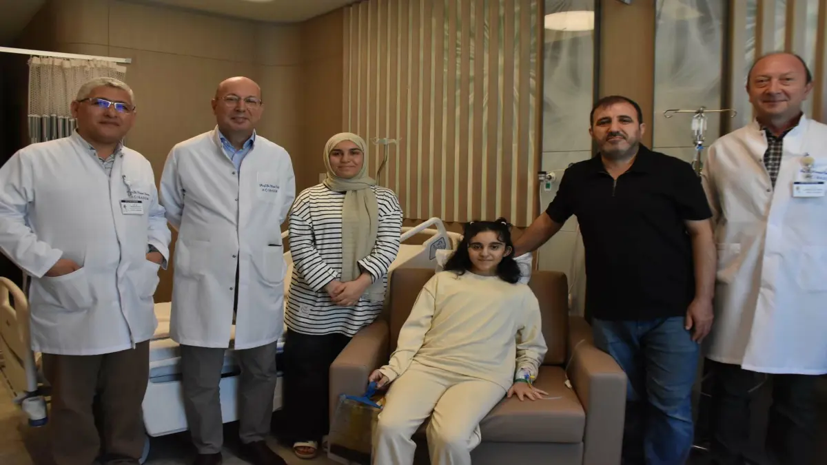 İki yıldır beklediği karaciğer çıkınca zamana karşı yarıştı; ambulans uçakla ameliyata yetişti görseli