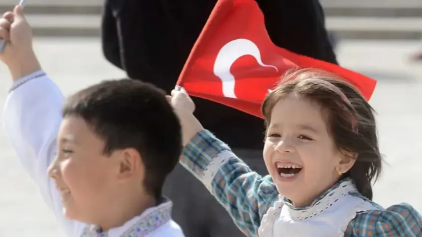 İzmir İş Dünyasından 23 Nisan mesajları haberinin görseli