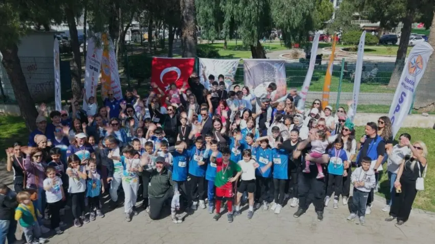 Karşıyaka’da 23 Nisan oryantiring etkinliğine yoğun ilgi haberinin görseli