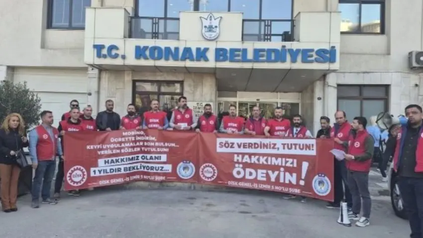 Konak'ta işçiler kendileri üzerinden yapılan tasarrufa tepki gösterdi haberinin görseli