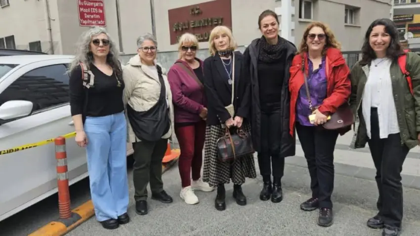 Ünlü Yazar Ayşe Kulin emniyette ifade verdi haberinin görseli