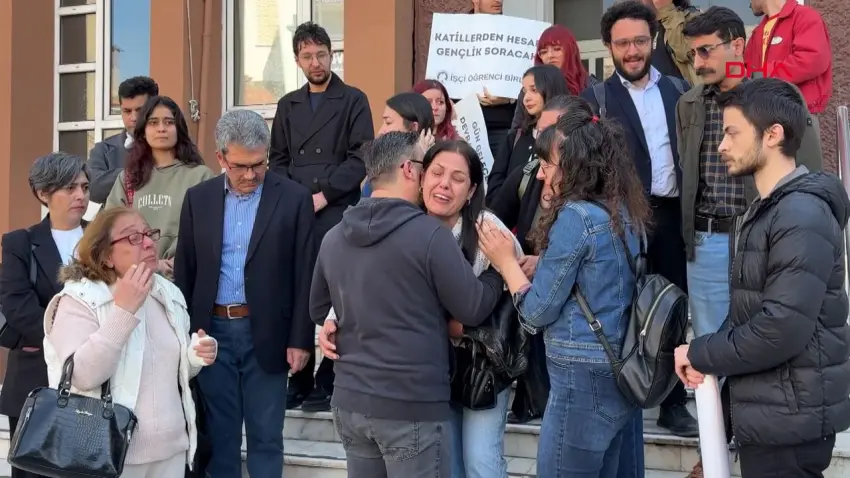 Zeren Ertaş davasında 5 sanık beraat etti, acılı anne mahkemede fenalaştı haberinin görseli