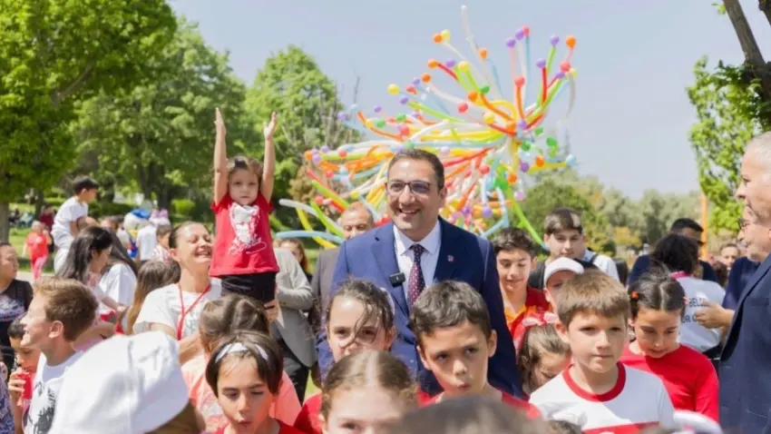 Balçova’da 23 Nisan coşkusu sokaklara taşınıyor haberinin görseli