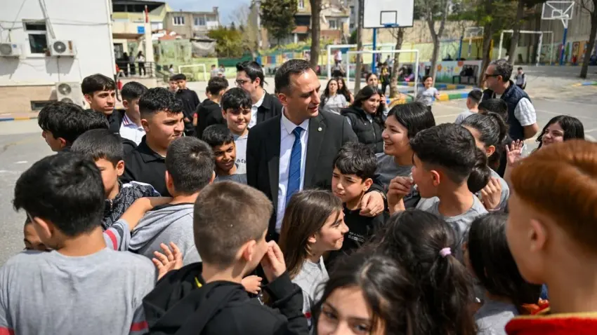 Başkan Eşki’den Evrenosoğlu Ortaokulu’na ziyaret haberinin görseli