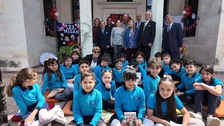 Foça’da fidanlarla çınarlar aynı sırada buluştu haberinin görseli