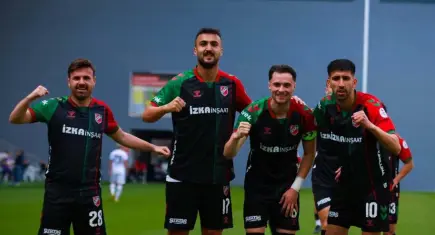 Karşıyaka play-off finallerine tecrübeli kadrosuyla hazırlanıyor