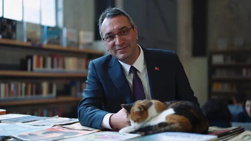 Mahir Polat, İBB’de görevine geri döndü haberinin görseli