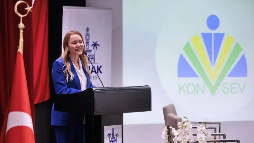 Nil&uuml;fer &Ccedil;ınarlı Mutlu