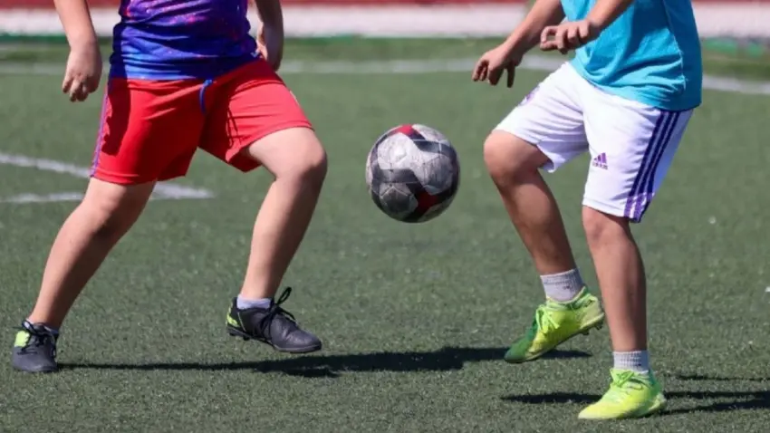 Menderes’te çocuklar 23 Nisan’da sahaya çıkıyor