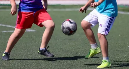 Menderes’te çocuklar 23 Nisan’da sahaya çıkıyor