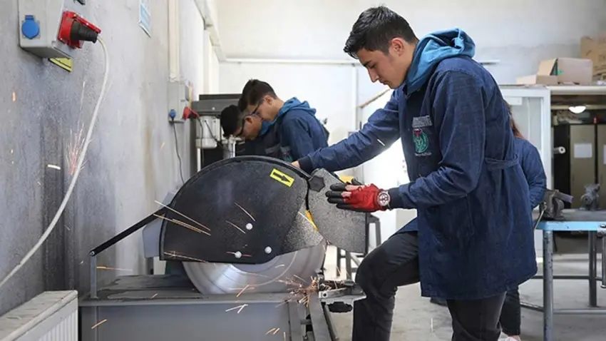 Türkiye’de çocuk işçiliği alarm veriyor: Son 13 yılda en az 852 çocuk hayatını kaybetti