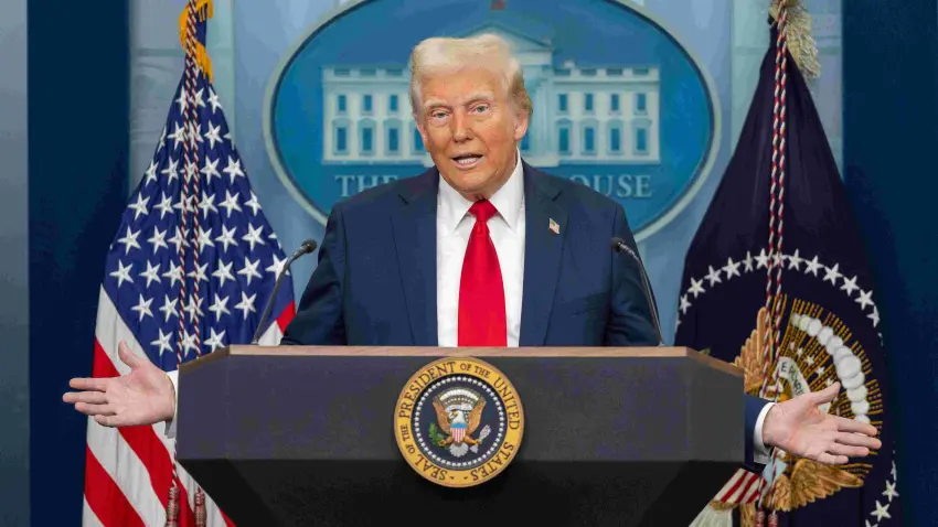 ABD Başkanı Trump: İran bir anlaşma yapana kadar Hürmüz Boğazı kapatılmıştır haberinin görseli