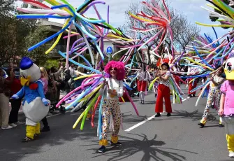 Alaçatı Ot Festivali'nde renkli kortej