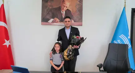 Aliağa’da başkanlık koltuğu minik Burçin’e emanet