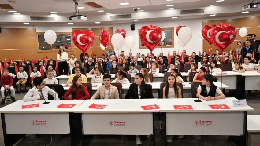 Bornova Çocuk Meclisi’nden büyüklere örnek mesajlar