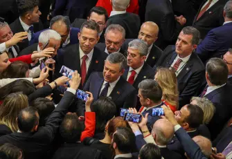 CHP Genel Başkanı Özgür Özel: Milletin elimize verdiği bayrağı bırakmayız