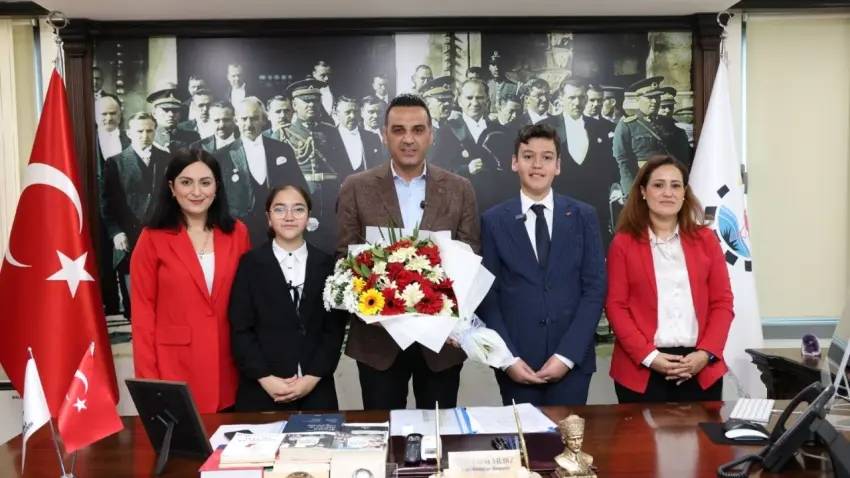 Çiğli’de 23 Nisan’da başkanlık koltuğu üç öğrenciye emanet edildi