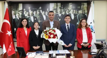 Çiğli’de 23 Nisan’da başkanlık koltuğu üç öğrenciye emanet edildi