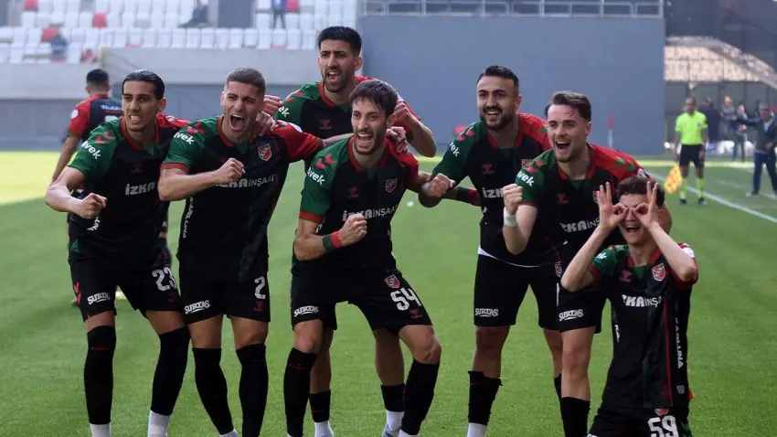 Ege Derbisi Play-Off’ta: Karşıyaka ile Ayvalıkgücü karşı karşıya haberinin görseli